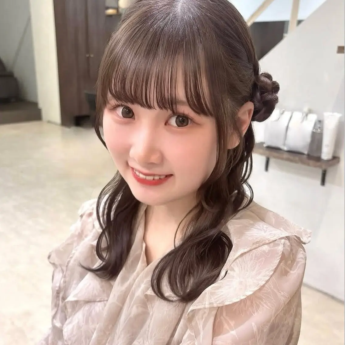 ミディアム ヘアアレンジ ヘアセット レイヤーカット/ 顔まわり/まい🐇♡のヘアスタイル
