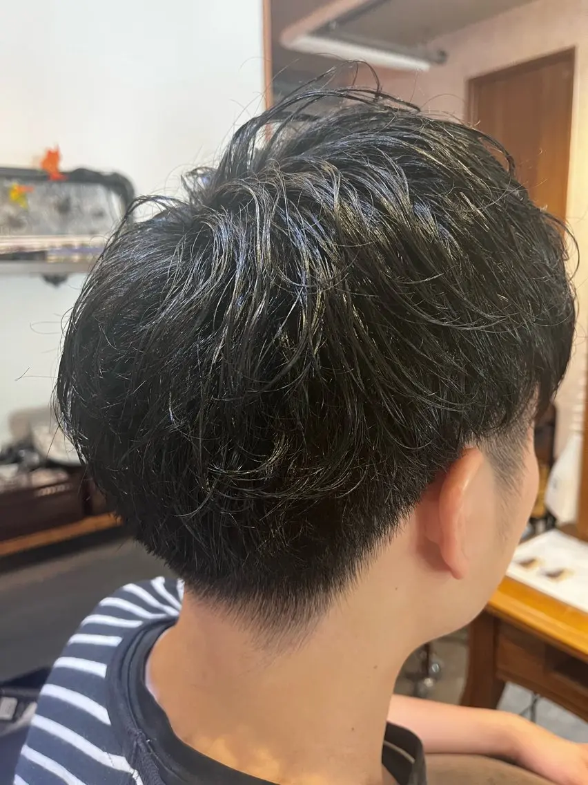 ショート パーマ メンズ 佐藤槙哉 サトウシンヤのヘアスタイル