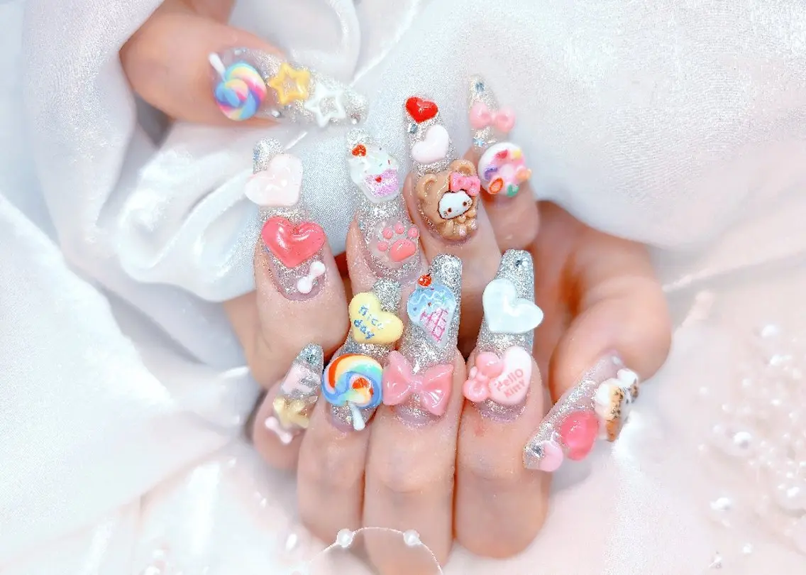 ネイル 長さ出し フラッシュネイル フレンチネイル ジェルネイル キラキラネイル Chouette Nailのネイルデザイン
