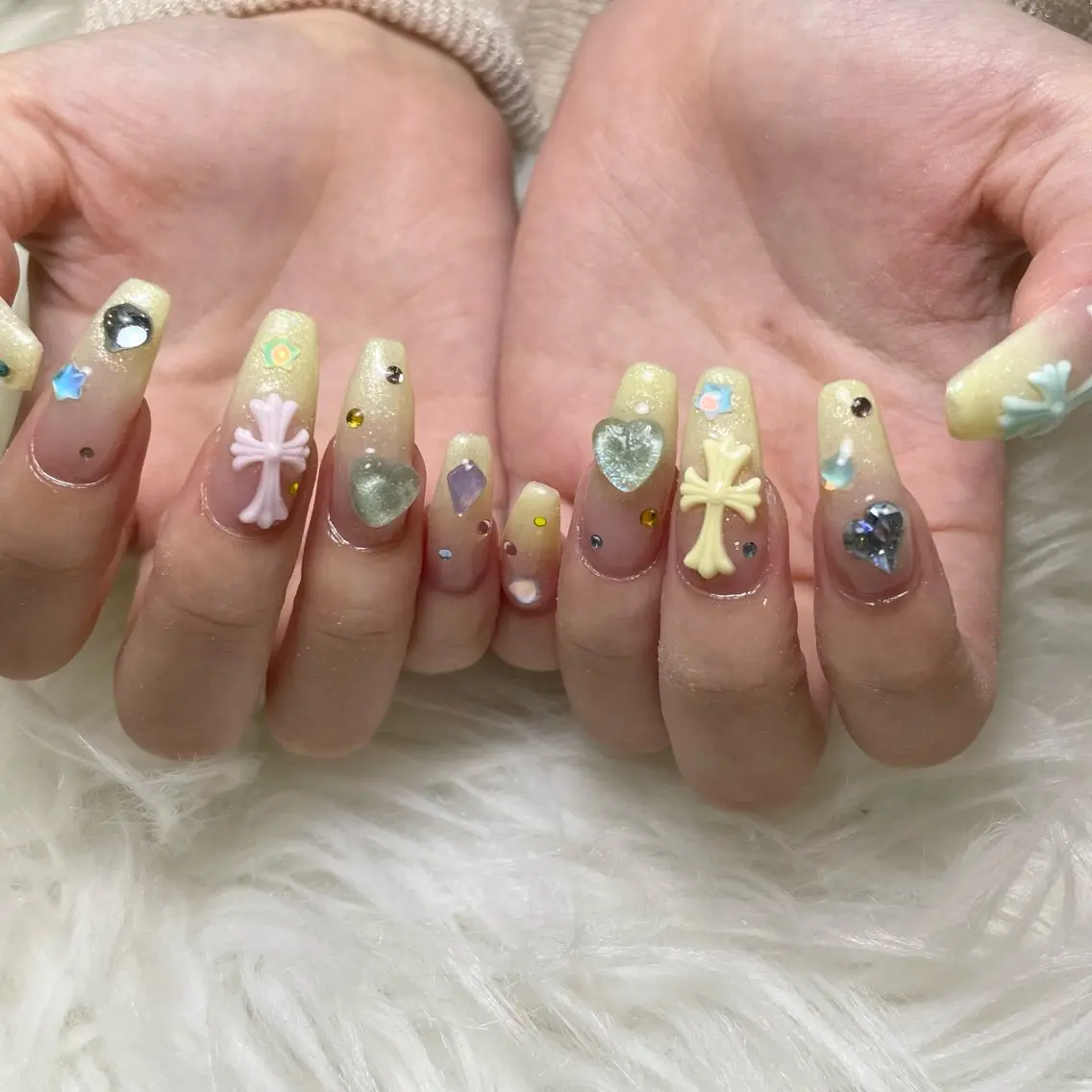 ネイル ハンドネイル SunnyRoa aguri ୨୧˖*のネイルデザイン