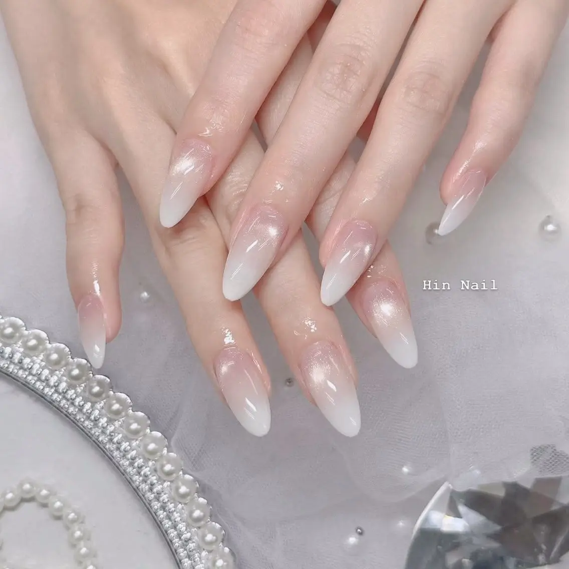 ネイル チークネイル ドット フットネイル フレンチネイル グラデーション ハンドネイル HIN NAILのネイルデザイン