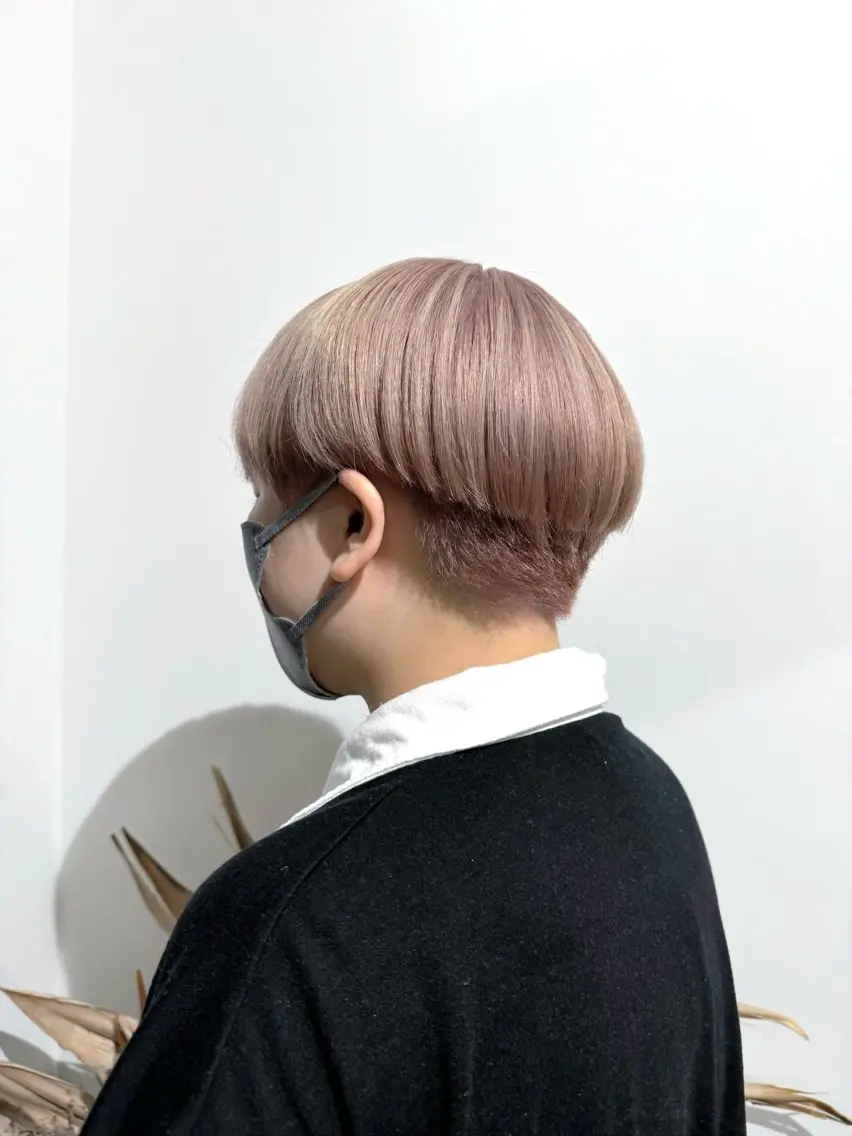 カラー ベージュカラー 黒髪 ブリーチ ピンクカラー ピンクベージュ qin（クイン） タマキのヘアスタイル