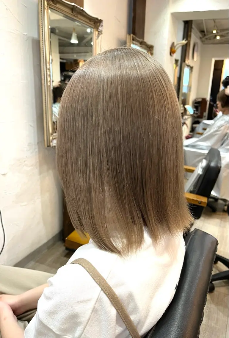 ミディアム カット ヘアカラー トリートメント 🧸柔らかいベージュ カラー🧸氏家達哉のヘアスタイル