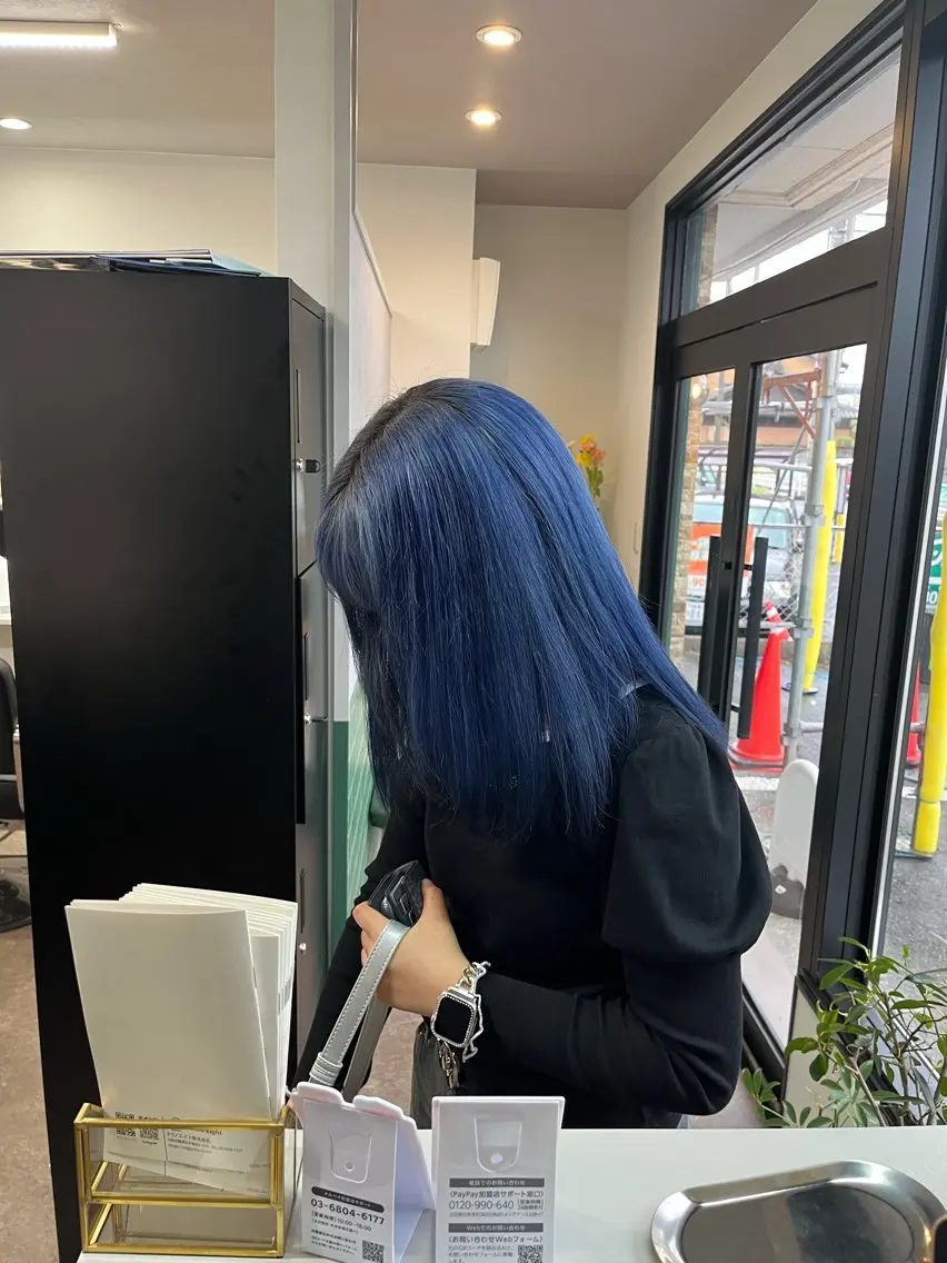 カラー ブリーチ ブルーカラー ブルーラベンダー ラベンダーカラー ヘアカラー 本木下朋花/髪質 改善×ダブルカラーのヘアスタイル