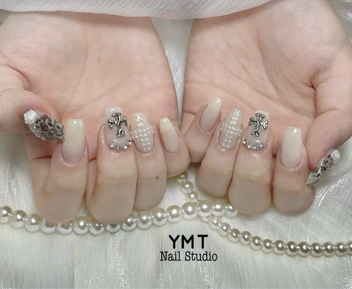 ネイル 長さ出し フットネイル ジェルネイル 韓国ネイル マグネットネイル ハンドネイル YMT NailStudioのネイルデザイン