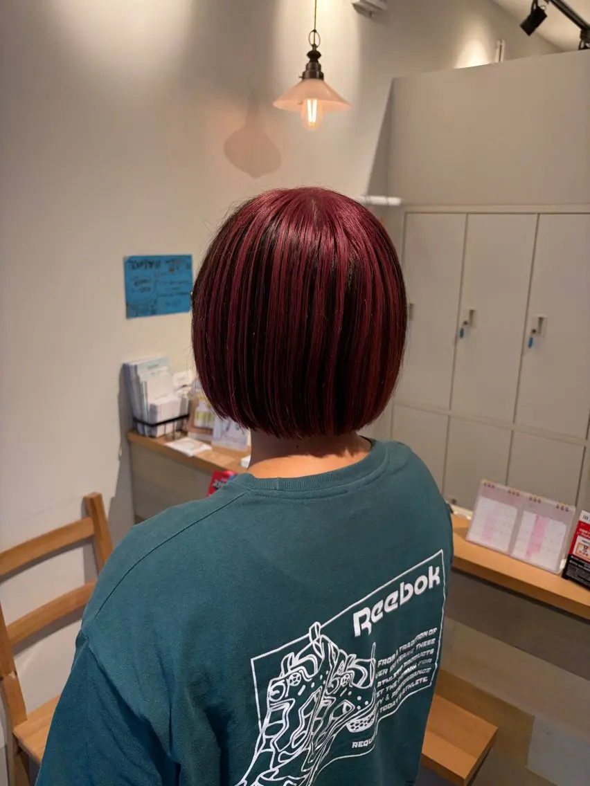 カラー ヘアカラー 荒井 茉凜のヘアスタイル