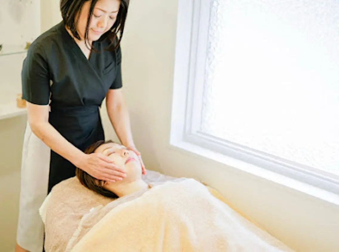 人気No. 1 透明感あふれる美白肌へ💆‍♀️フェイス＆デコルテ＆ウォッシング＆スチームタオル2回＆ヘッドマッサージの写真