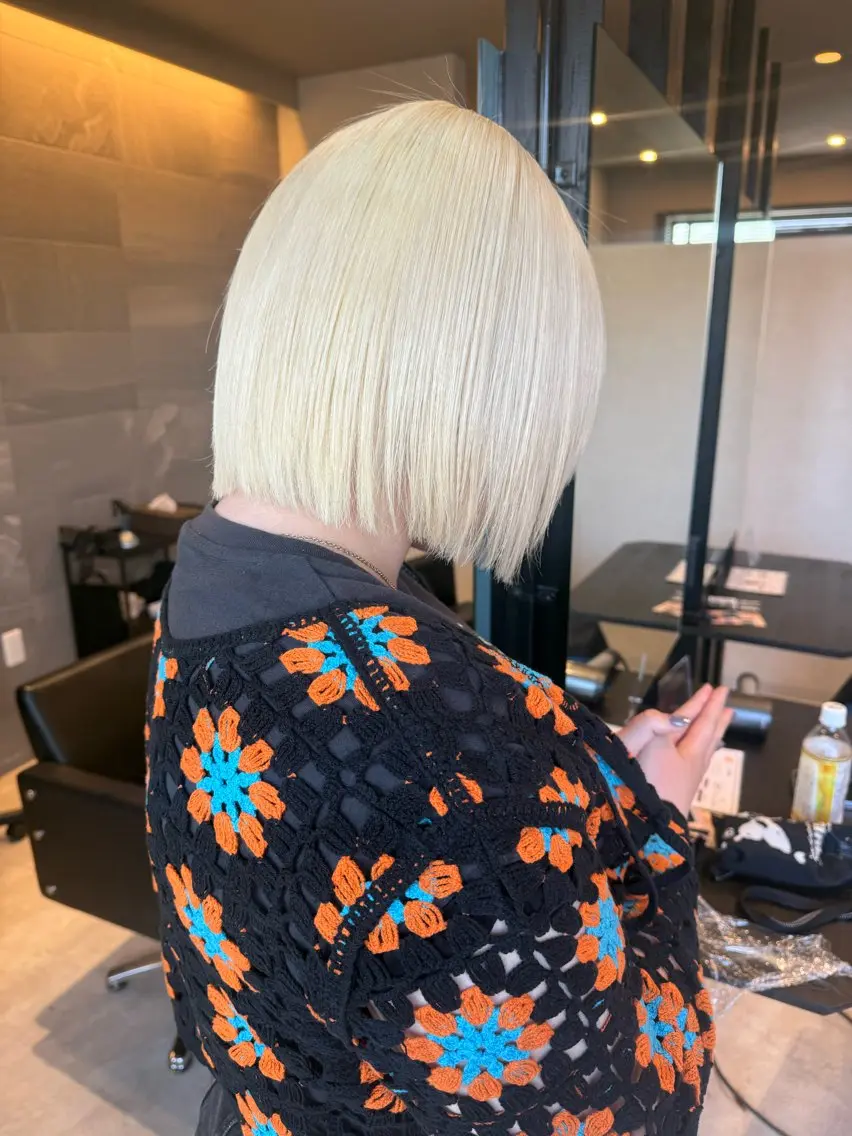 ショート カラー 抜きっぱなしブロンド ブロンド ヘアカラー 透明カラー/レイヤー misaki °*のヘアスタイル
