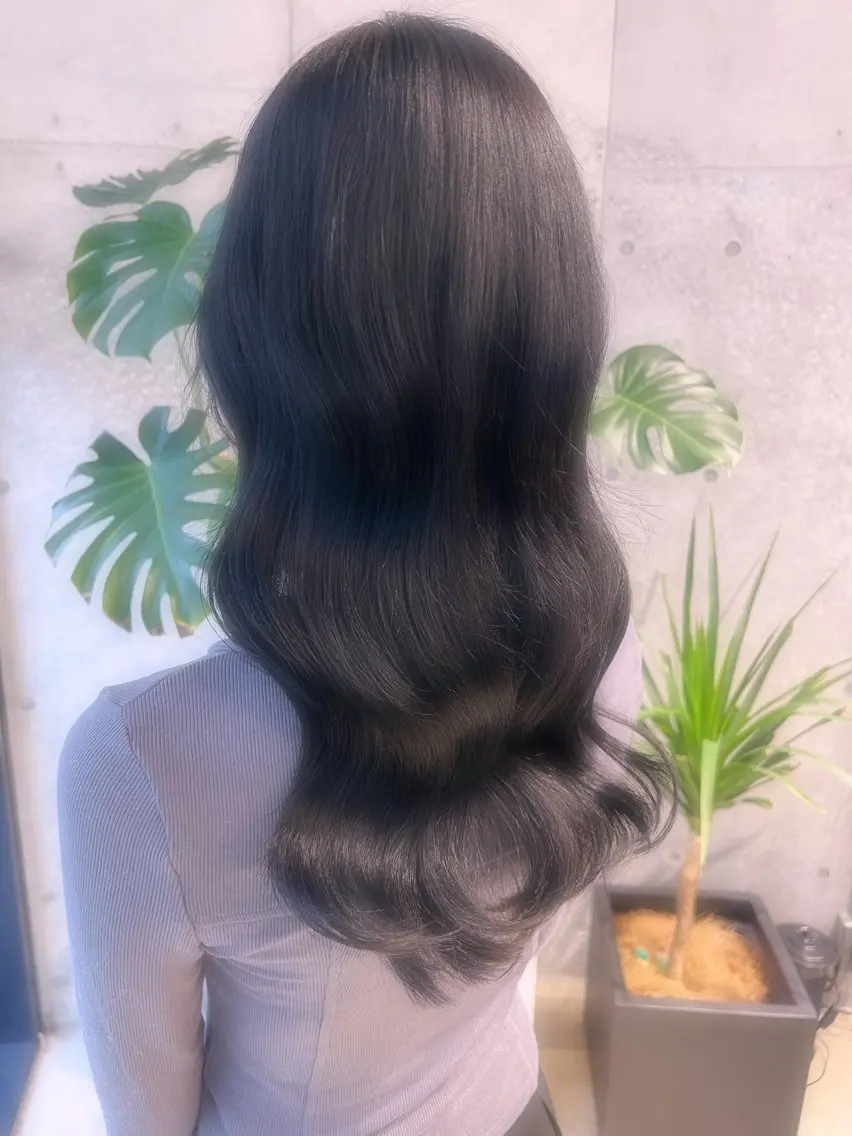 ロング ヘアカラー うるツヤ透明感カラー 𝐀𝐲𝐚𝐦𝐢のヘアスタイル