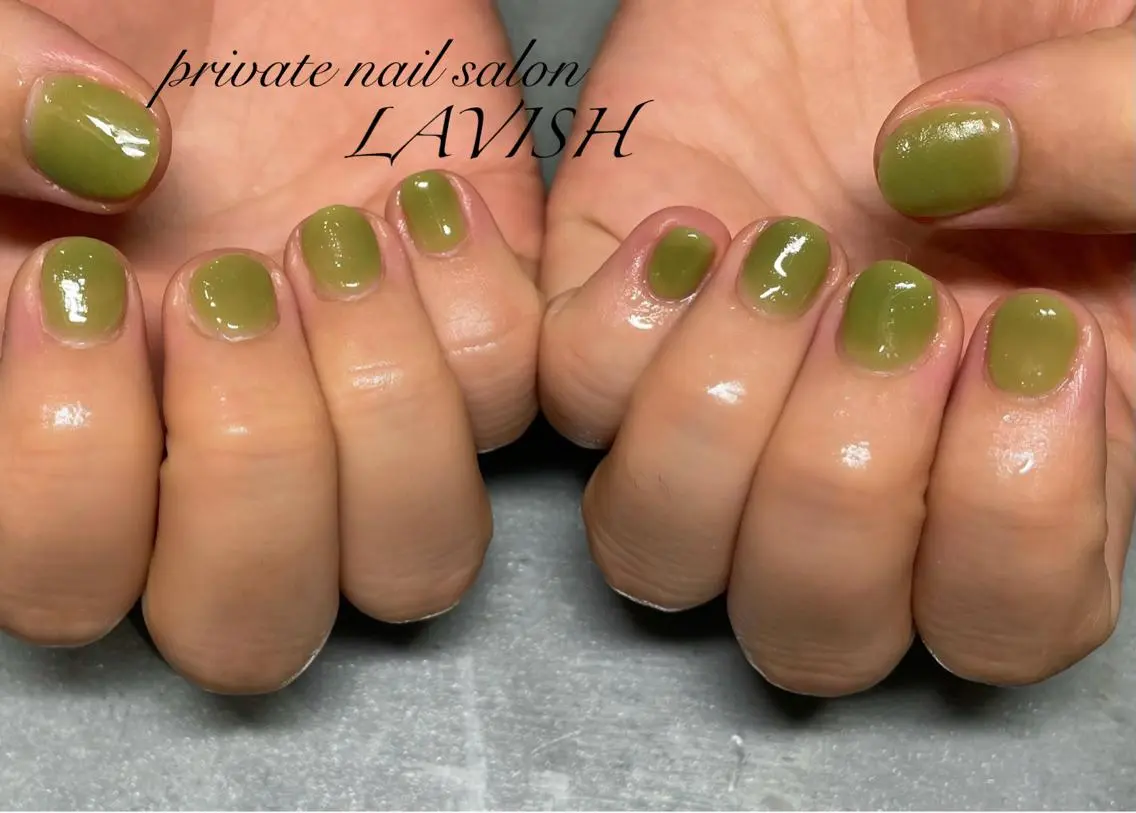 ネイル LAVISH 大和店 emi・:*+のネイルデザイン
