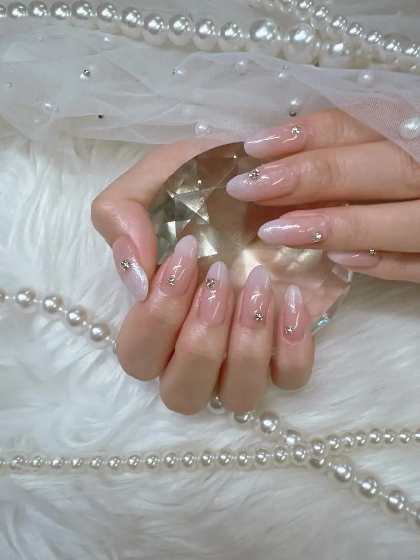ネイル オフィスネイル シンプルネイル ブライダルネイル ハンドネイル Queeens nailのネイルデザイン