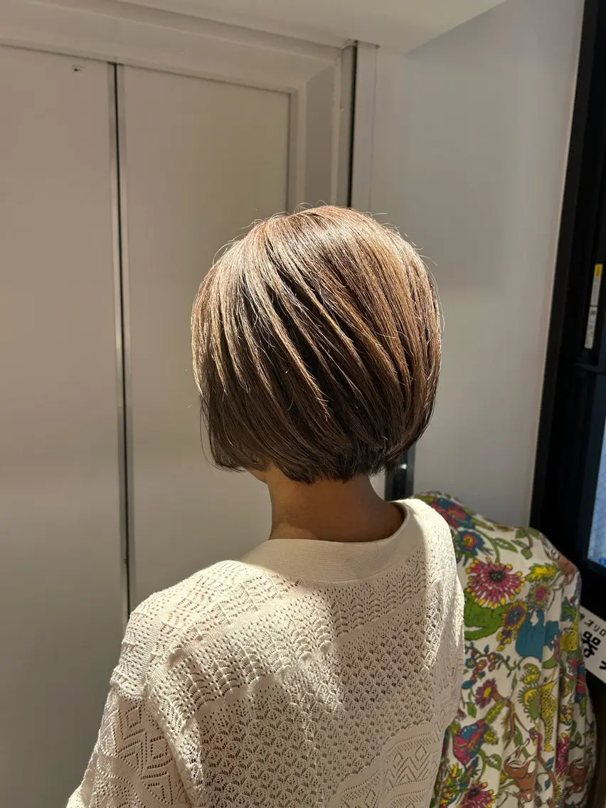 ショート ナチュラルレイヤー |艶髪|AYAKOのヘアスタイル