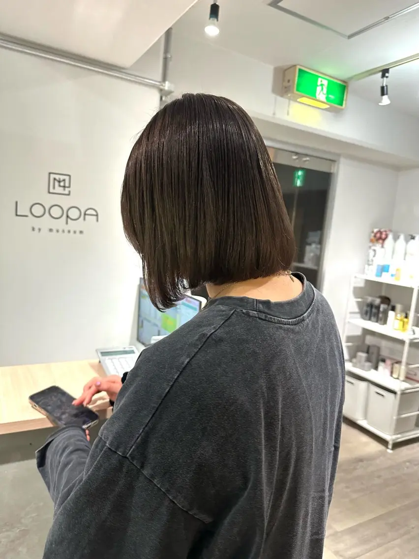 ショート ボブ 外ハネヘア トリートメント カット ヘアカラー トリートメント 山本 菜月のヘアスタイル