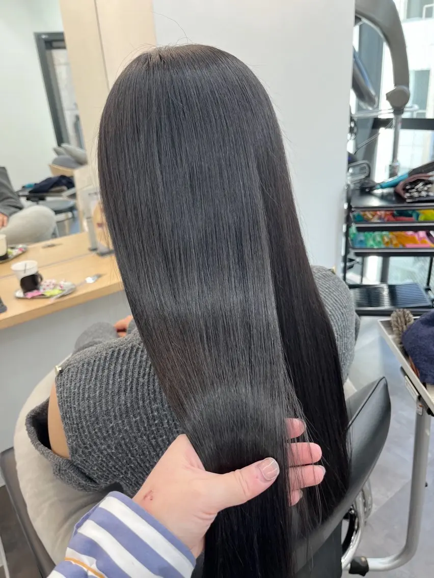 ロング カラー トリートメント mai🐷髪質改善 🖤透ける暗髪🖤のヘアスタイル
