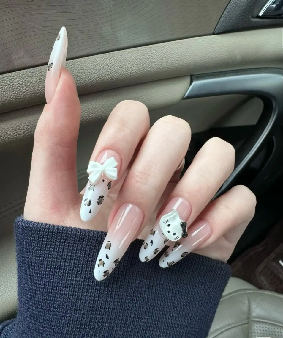 ネイル アートネイル オーロラネイル チークネイル 長さ出し フットネイル ハンドネイル Blossom nail_研修のネイルデザイン