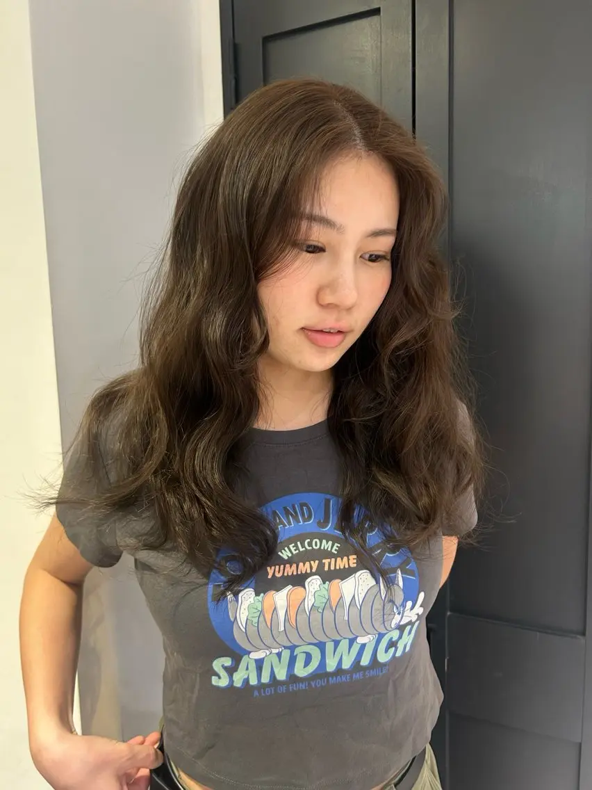 セミロング カラー パーマ メンズ カット ヘアカラー レイヤー/透明感/ ブリーチなし/わかなのヘアスタイル