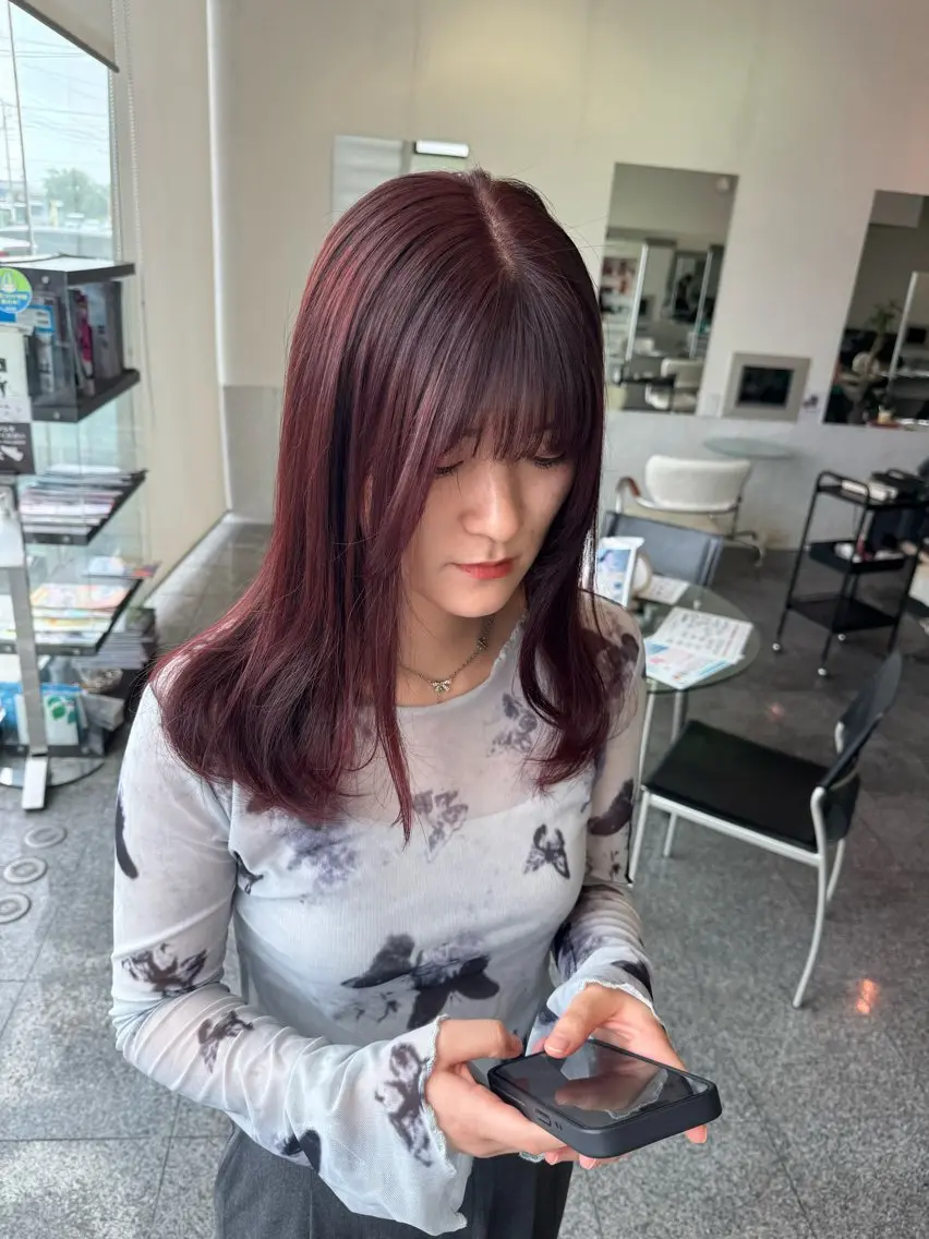 セミロング カラー レッドカラー ローズカラー 🫧ヒシダアキ taboo.i🫧のヘアスタイル