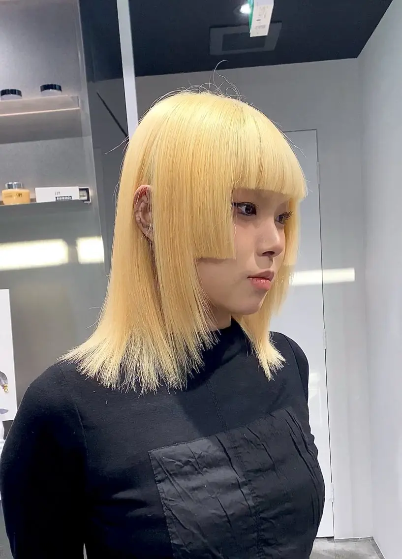 ミディアム カラー さくらい ことみのヘアスタイル