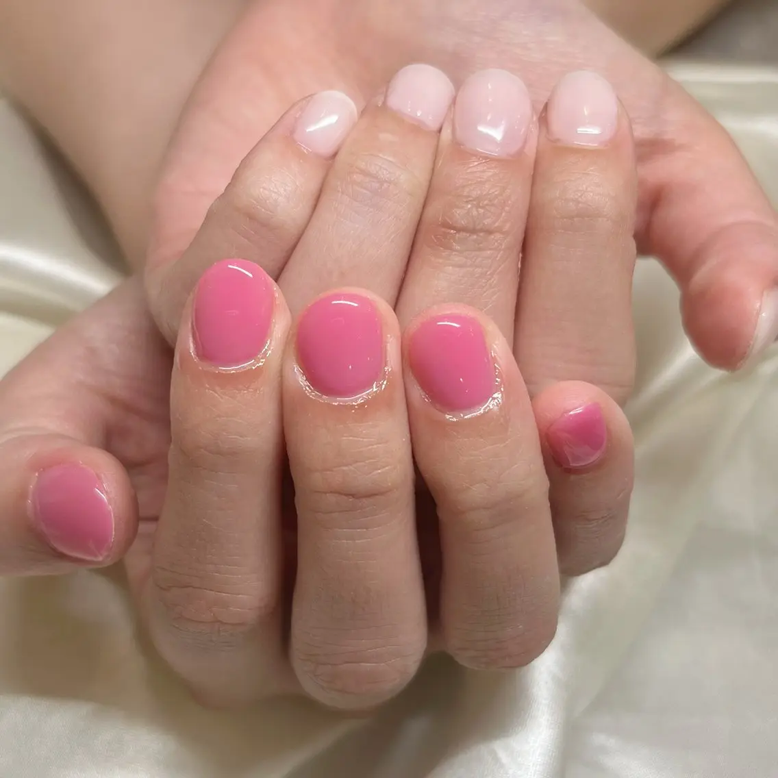 ネイル ワンカラーネイル ピンク ホワイト petit sarina..ෆのネイルデザイン