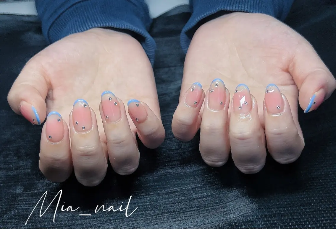 ネイル チークネイル フレンチネイル グラデーション 韓国ネイル マグネットネイル IRO NAIL MiAのネイルデザイン