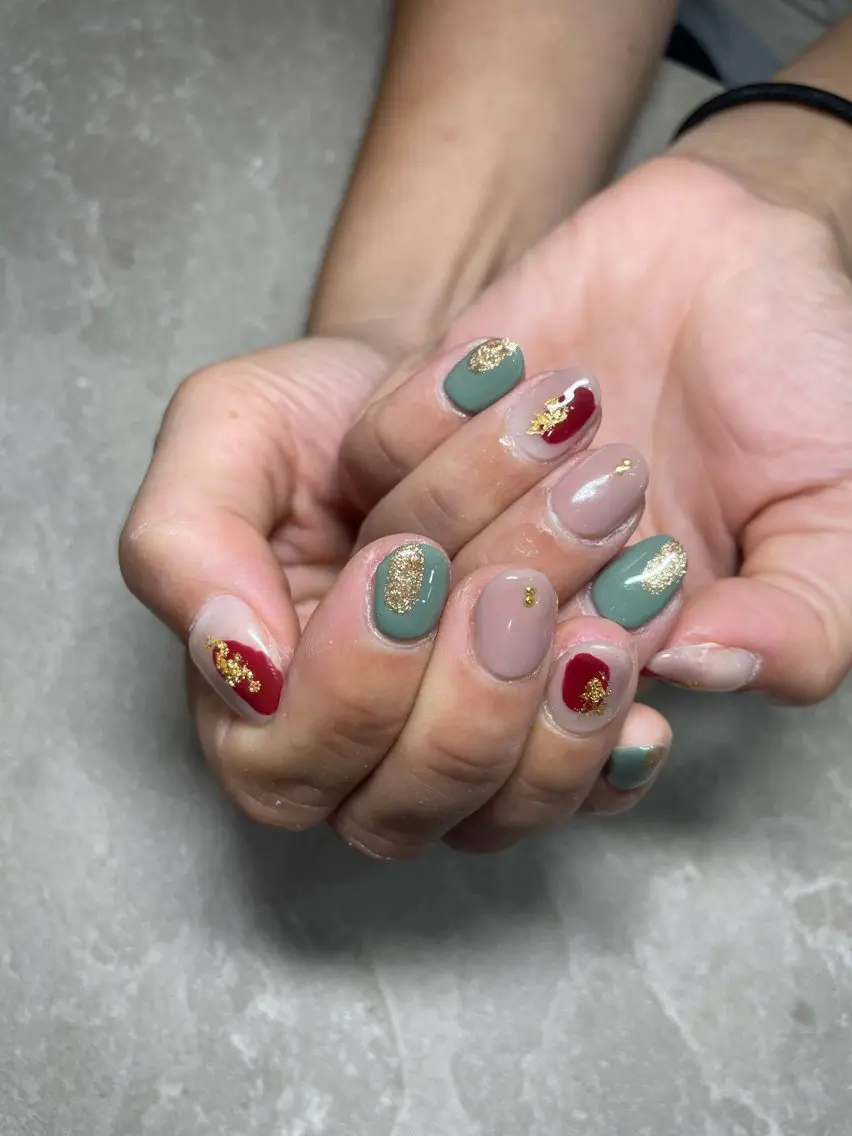 ネイル LAVISH 大和店 emi･:*+のネイルデザイン