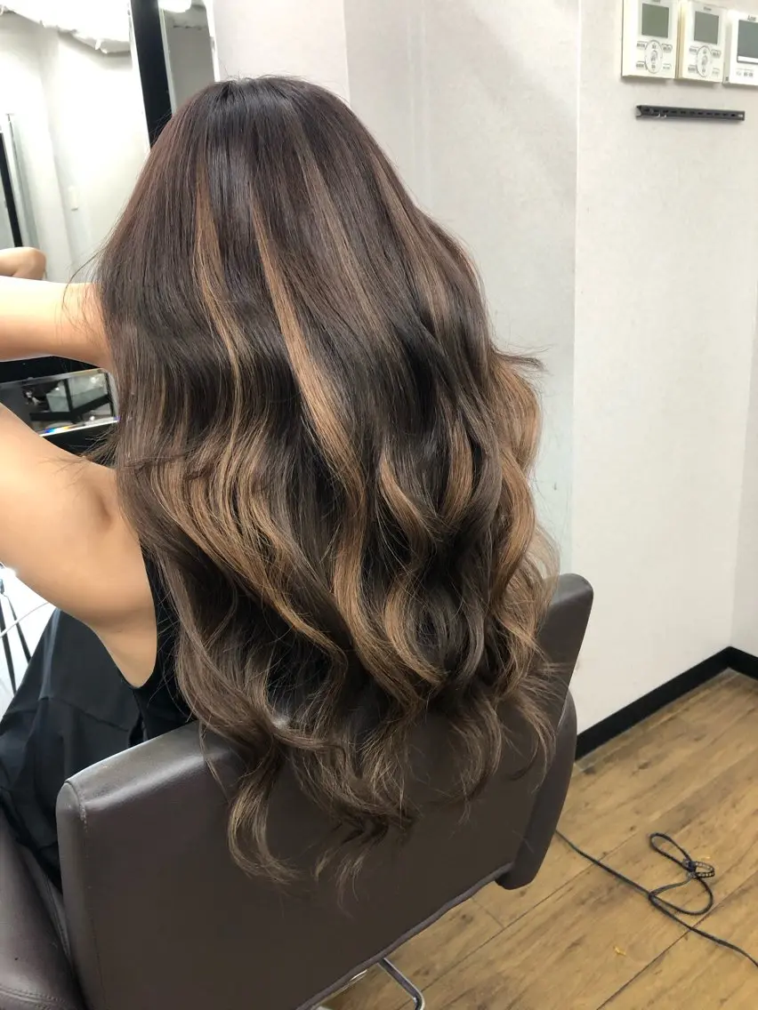 ロング カラー シールエクステ バレイヤージュ ブリーチ ハイライトカラー ハイトーンカラー レイヤー/エクステ alpha下妻のヘアスタイル