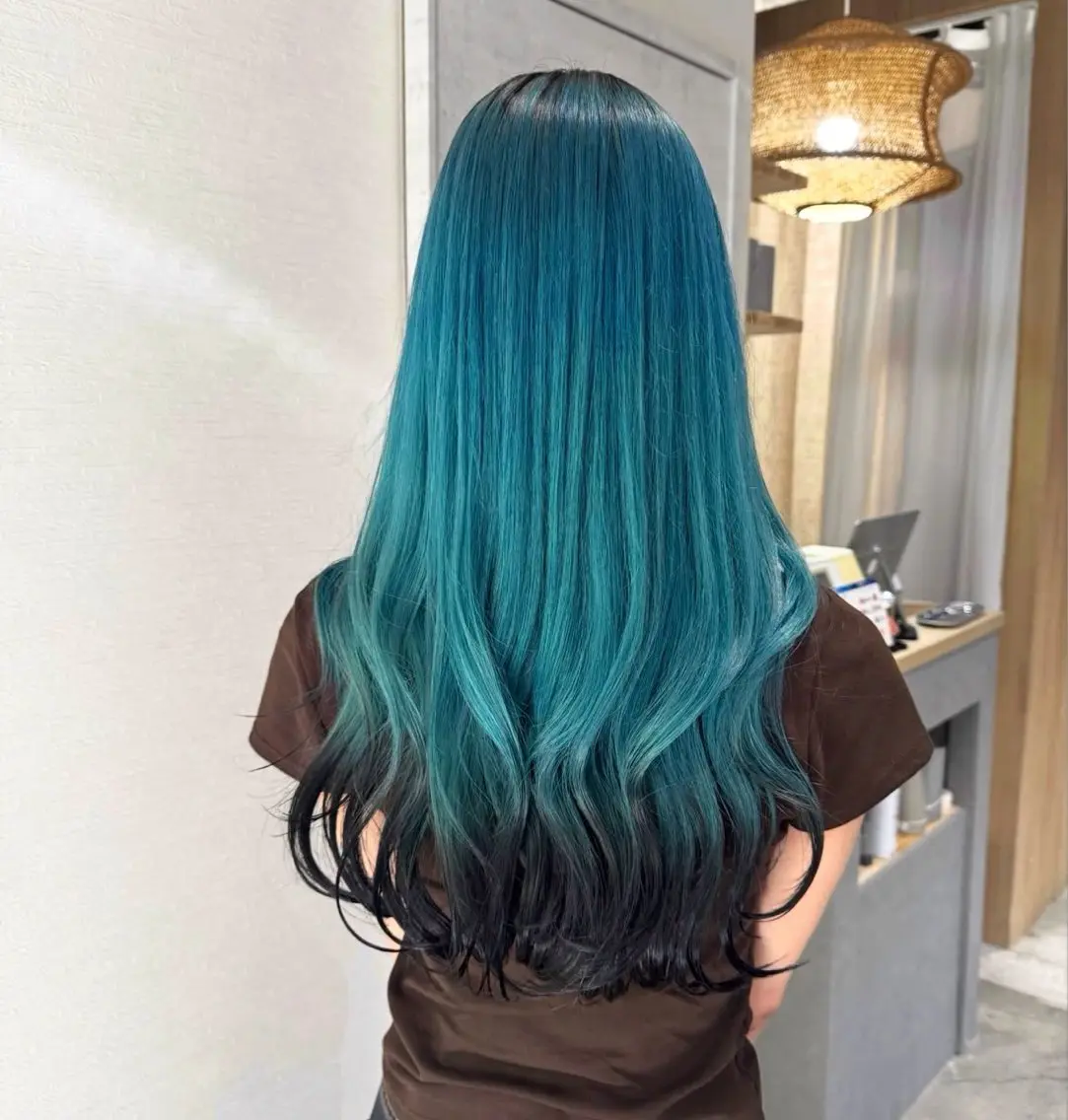 ロング カラー 艶カラー 🩵NATSUKIのヘアスタイル