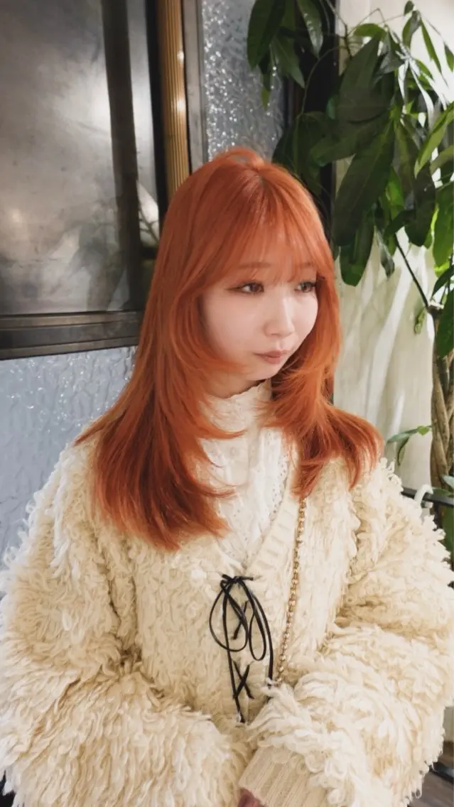 セミロング カラー 本間 結衣のヘアスタイル