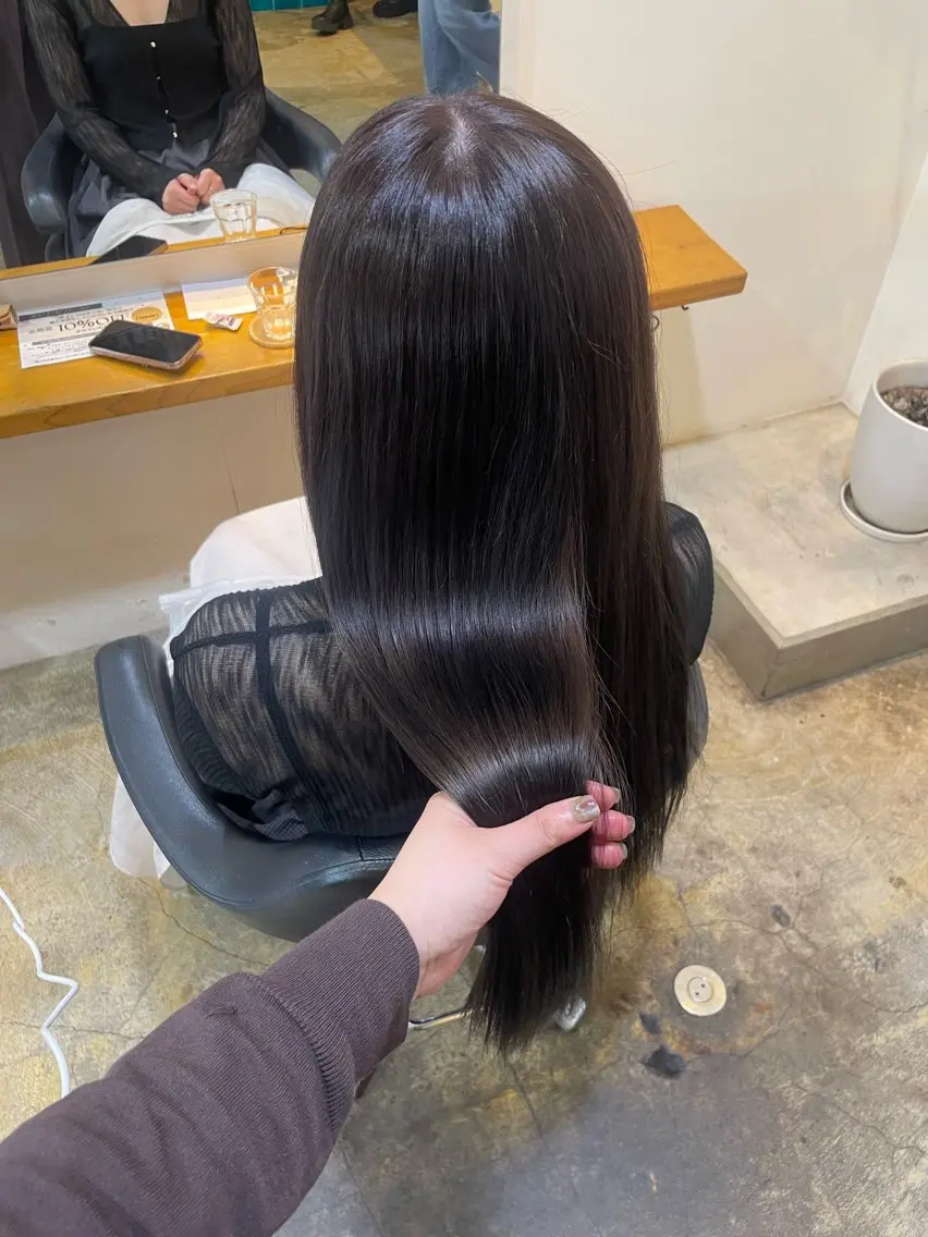 セミロング カラー グレージュ ラベンダーカラー ラベンダーグレージュ ラベンダーグレー MIOベージュカラー 柔らかいカラーのヘアスタイル