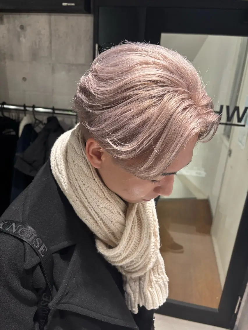 カラー メンズ ベージュカラー ホワイトベージュ カット ヘアカラー _WHITE / KENTOのヘアスタイル
