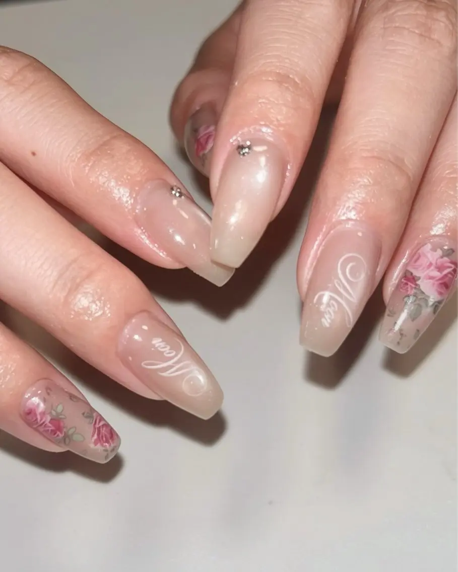 ネイル ハンドネイル EmaNail🎀 Haaruのネイルデザイン