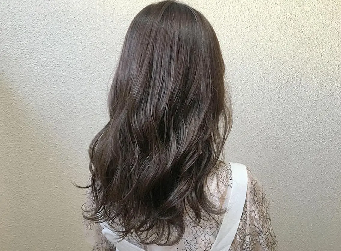セミロング カラー グレージュ アイスグレージュ カット ヘアカラー トリートメント 半個室女性salon 🩰Natsumiのヘアスタイル