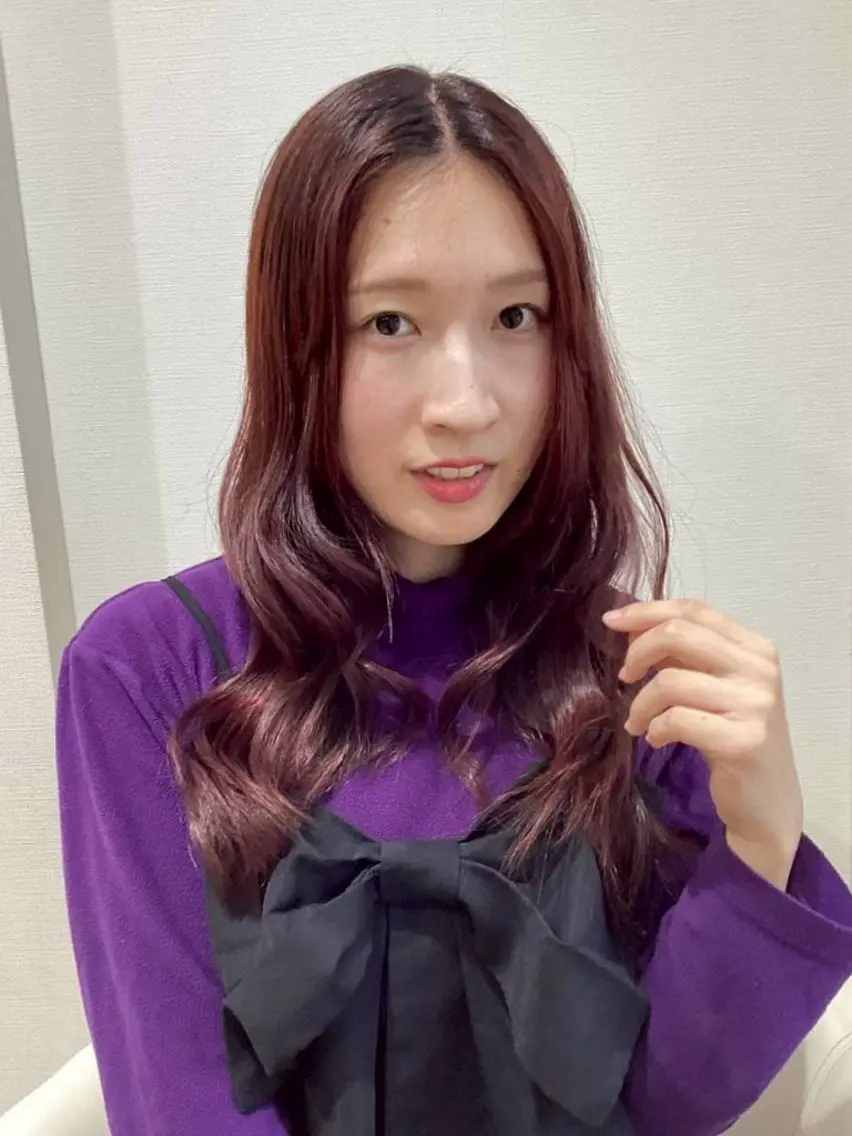 ロング ピンクラベンダー グラスヘアー石垣 渕 七海のヘアスタイル