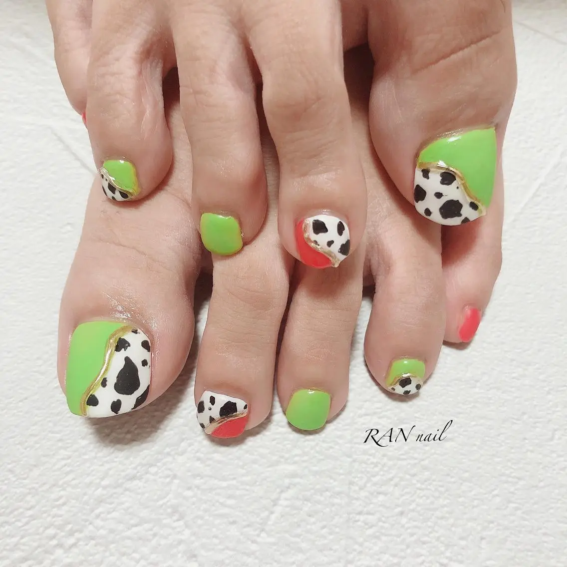 ネイル アニマル柄 フットネイル オフィスネイル 夏ネイル RAN nailのネイルデザイン