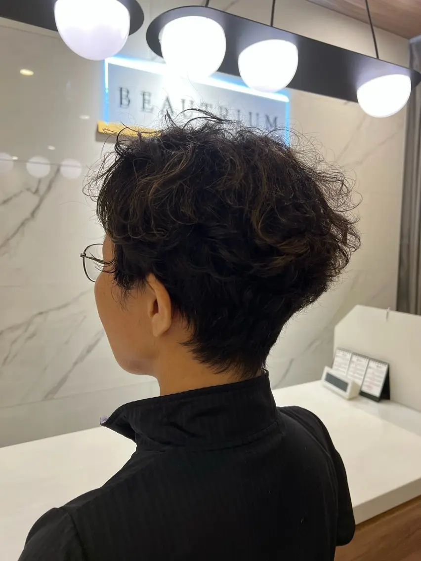 ショート 村中 逸紀のヘアスタイル