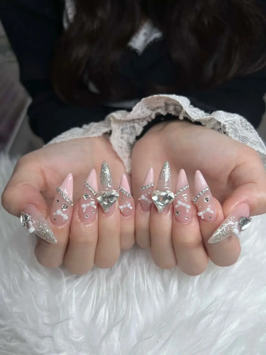 ネイル アートネイル ボルドー フレンチネイル ジェルネイル 氷ネイル・うるうるネイル ハンドネイル H.baby Nail Salonのネイルデザイン