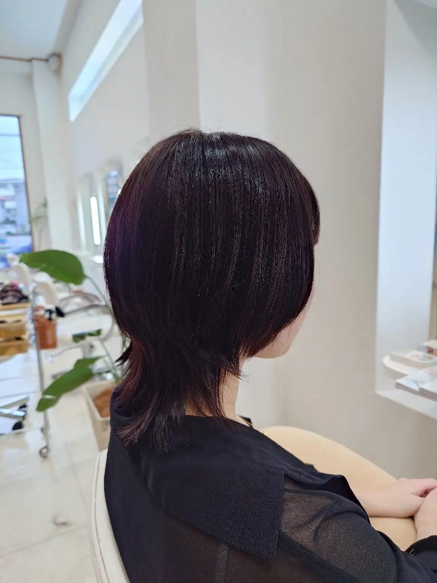 ミディアム ウルフカット カット キンジョウ エナミのヘアスタイル