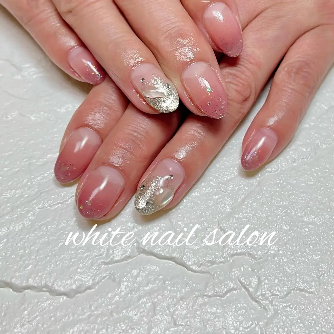 ネイル フットネイル ジェルネイル ハードジェル ラメ(グリッター) 持ち込み ハンドネイル white nail salonのネイルデザイン