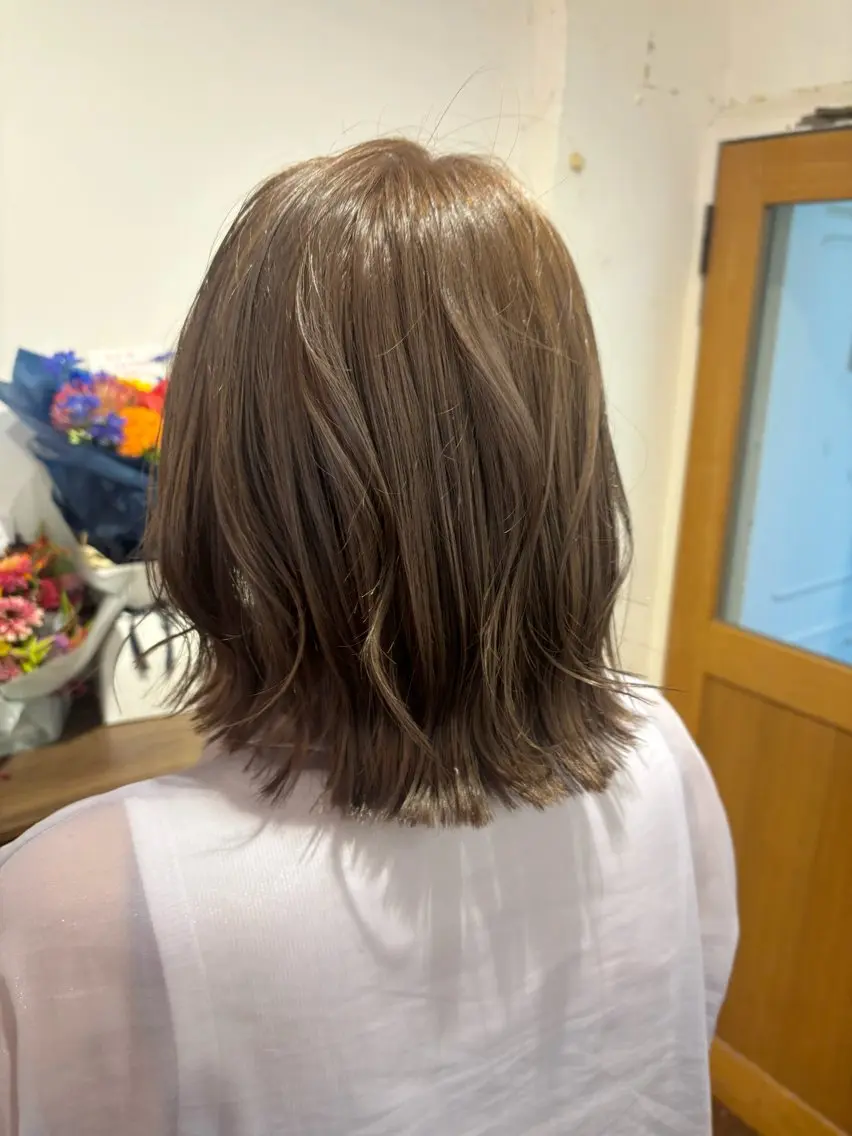 ミディアム カラー ベージュカラー ブリーチ 透明感カラー グレージュ ✨️透明感･艶カラー ✨️RINのヘアスタイル
