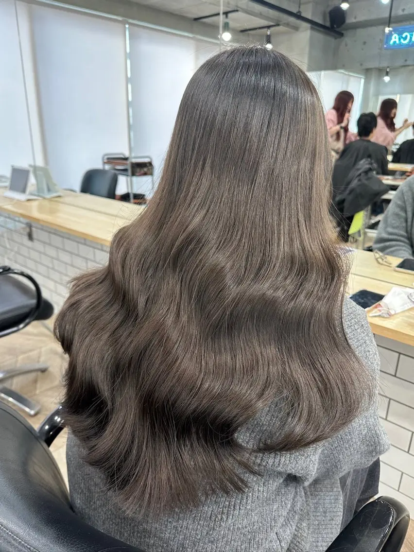 ロング Angelica 内海 遥奈のヘアスタイル