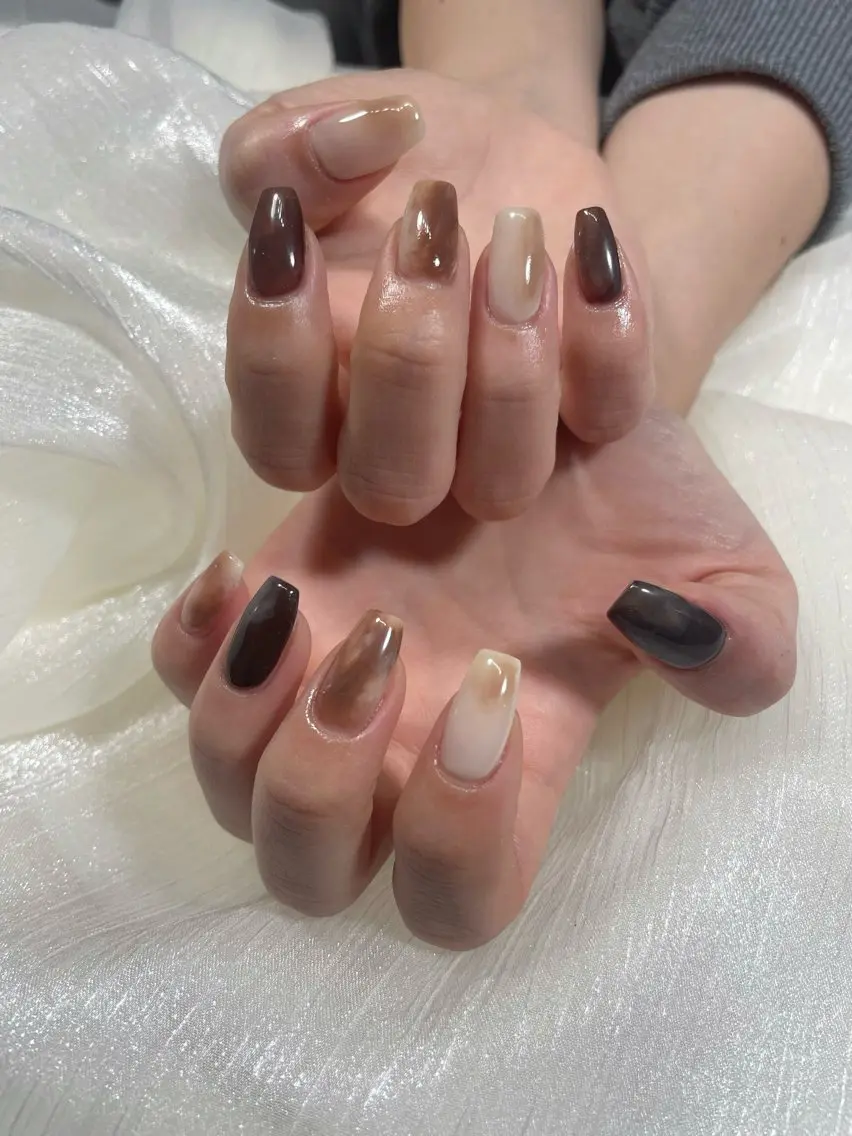 ネイル ブラウン ニュアンスネイル ハンドネイル Knail COCOA🩵のネイルデザイン
