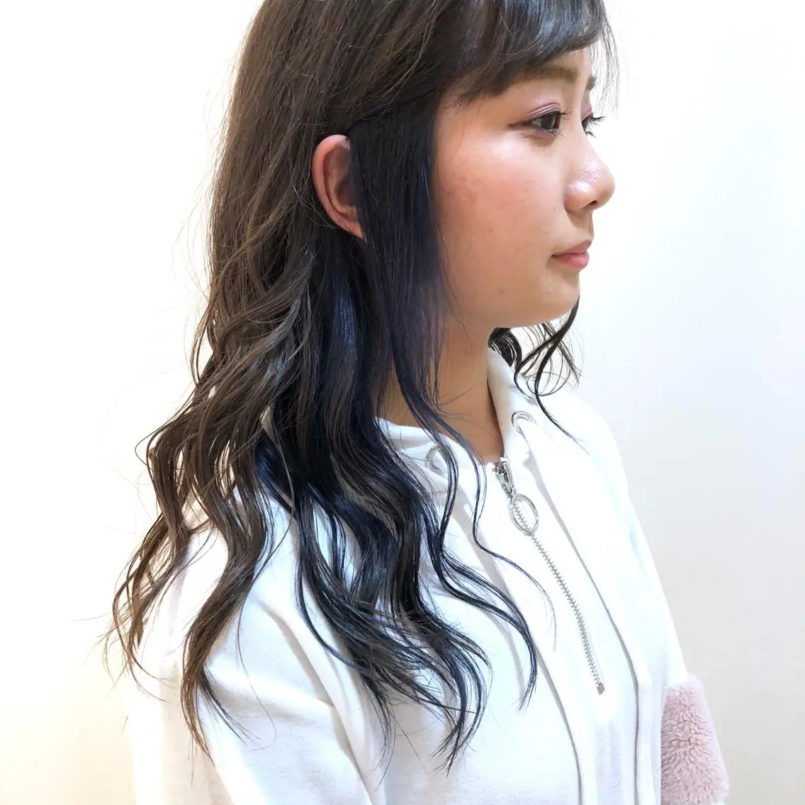 ロング カラー ブルーカラー インナーカラー ヘアカラー トリートメント 🌈ぷる艶カラー🌈 髪質改善👑柳沼尚貴のヘアスタイル