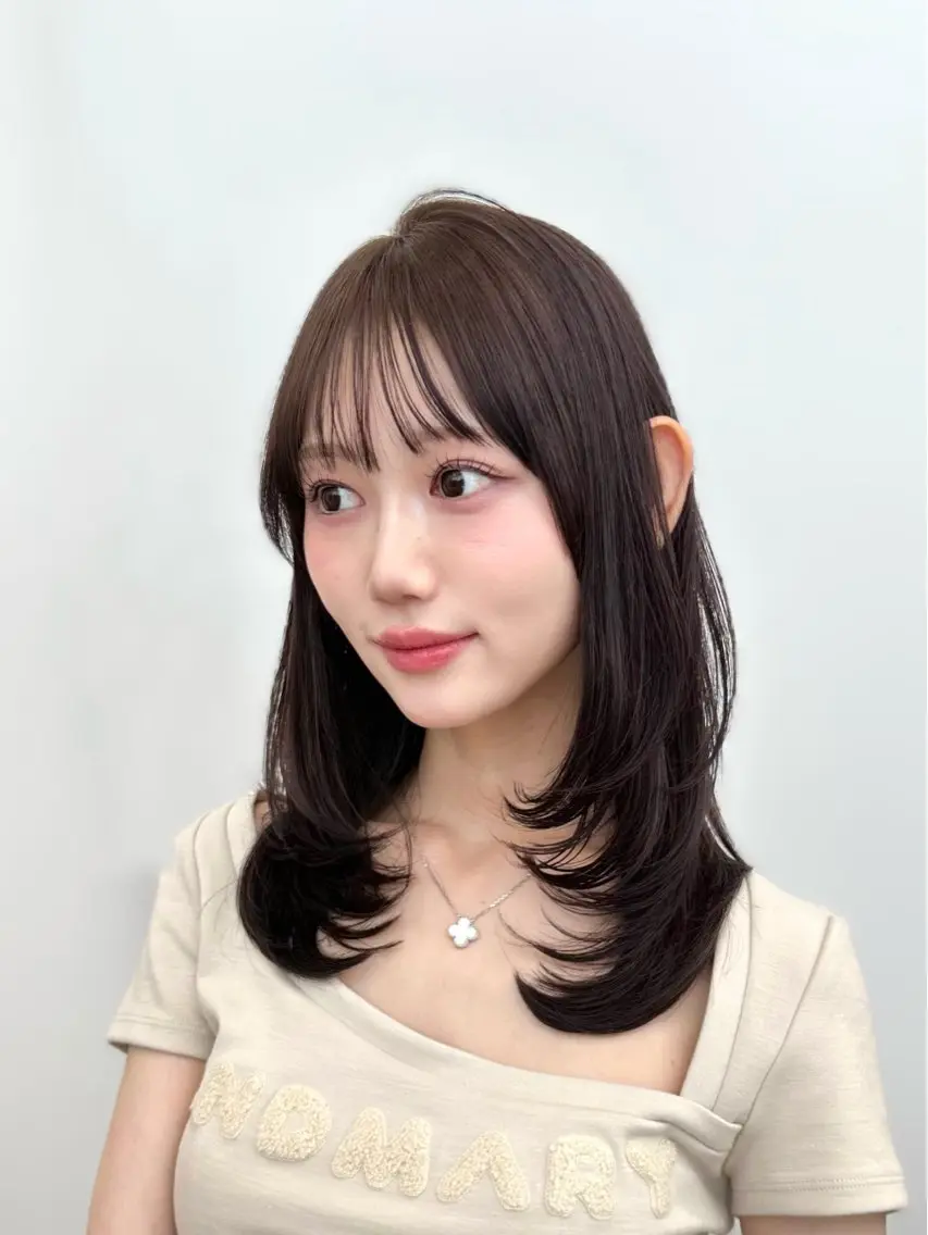 ミディアム カラー ミディアムレイヤー 透明感カラー グレージュ レイヤーカット 盛れる顔周り /透明感/かりん🎀のヘアスタイル