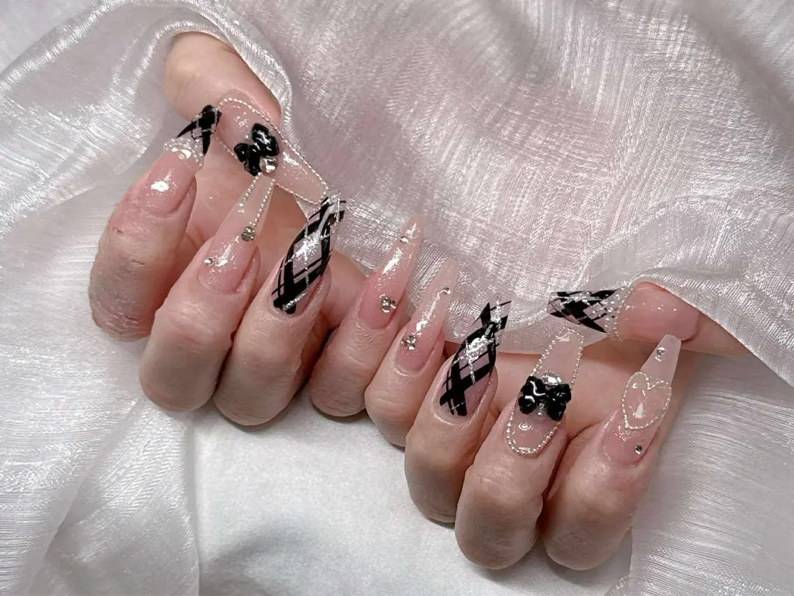 ネイル ハンドネイル Lee Nailsのネイルデザイン