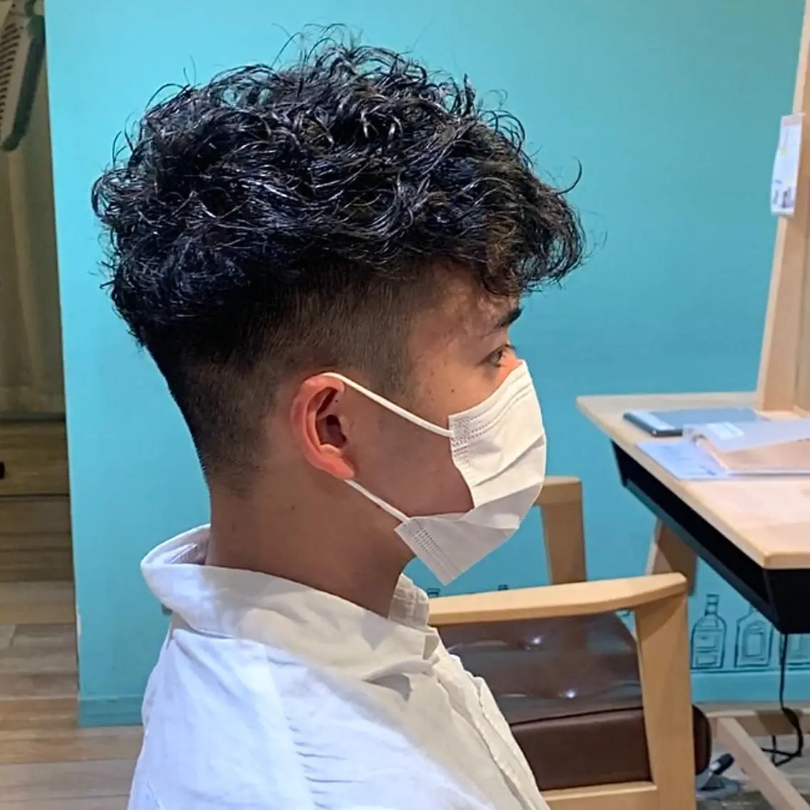 パーマ メンズ フェードカット メンズパーマ スペインカール 脱縮毛矯正パーマ メンズパーマ平野渋谷のヘアスタイル