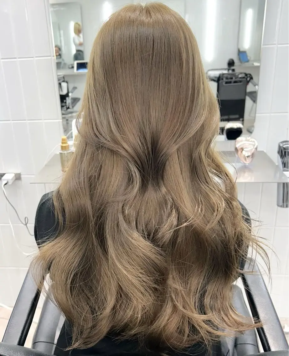 ロング sera 🎀ベージュのヘアスタイル