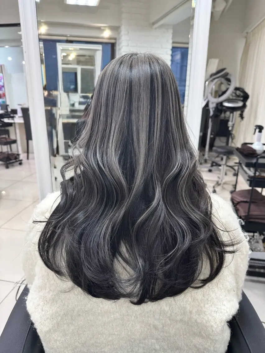 ロング カラー ブリーチ イルミナカラー カット ヘアカラー トリートメント 【髪質改善】 kasumi🌷🌷のヘアスタイル