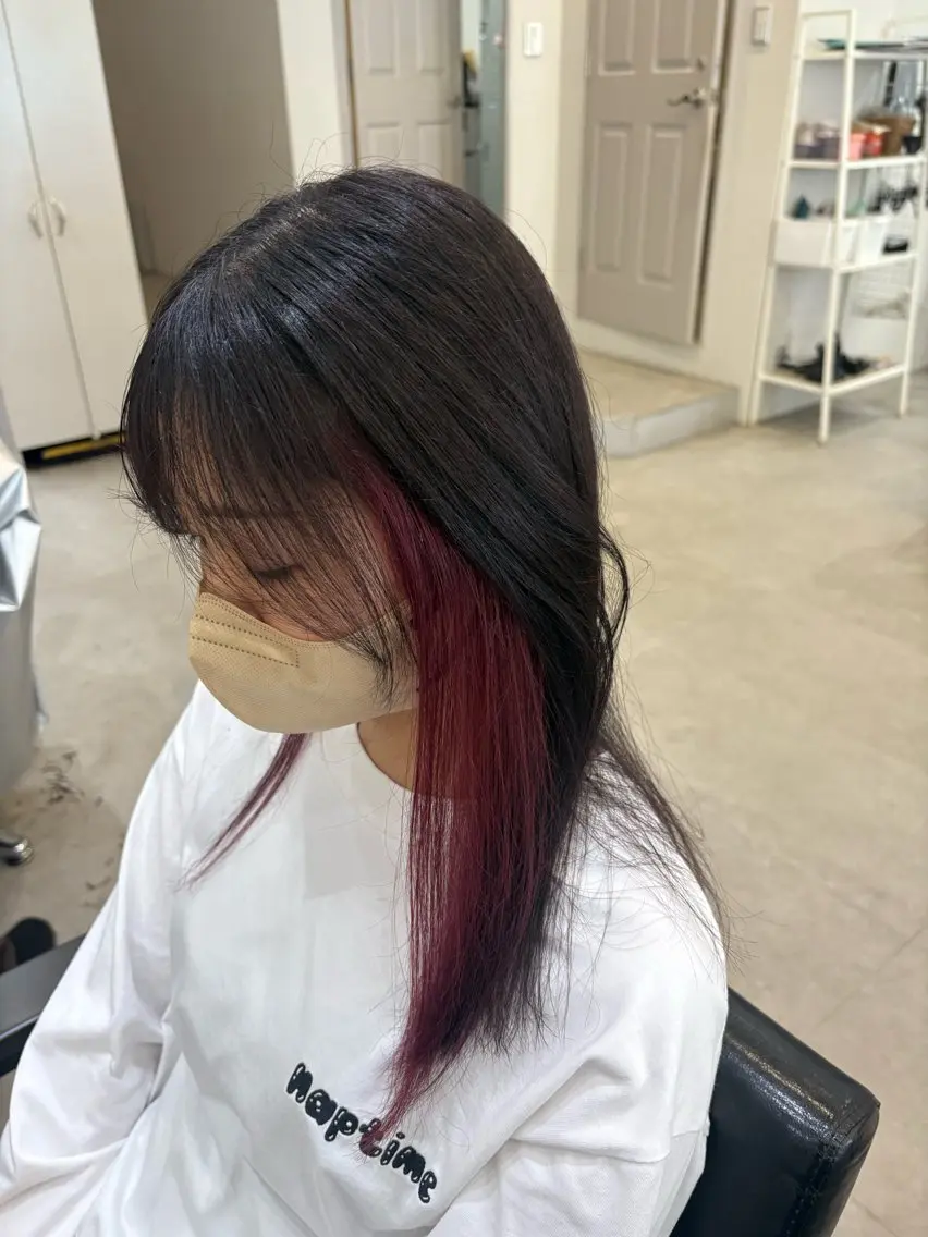 カラー インナーカラー 佐藤 葉月のヘアスタイル