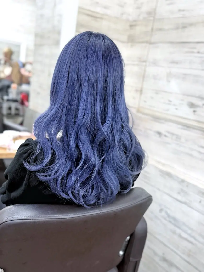 セミロング カラー ブリーチ ブルーカラー ネイビーカラー ヘアカラー トリートメント 北沢 隆のヘアスタイル