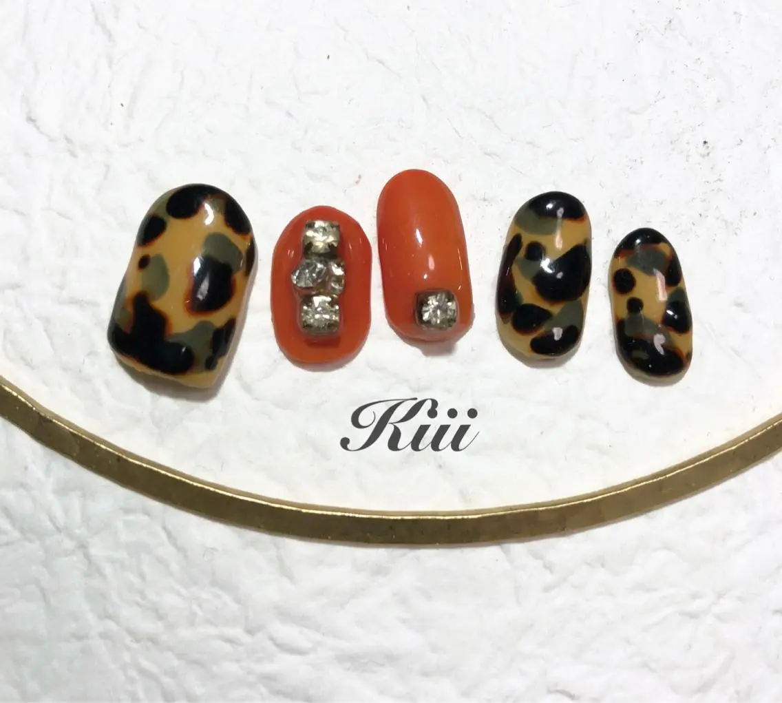 ネイル べっ甲ネイル ハンドネイル フットネイル kiii.__ ✴︎*のネイルデザイン